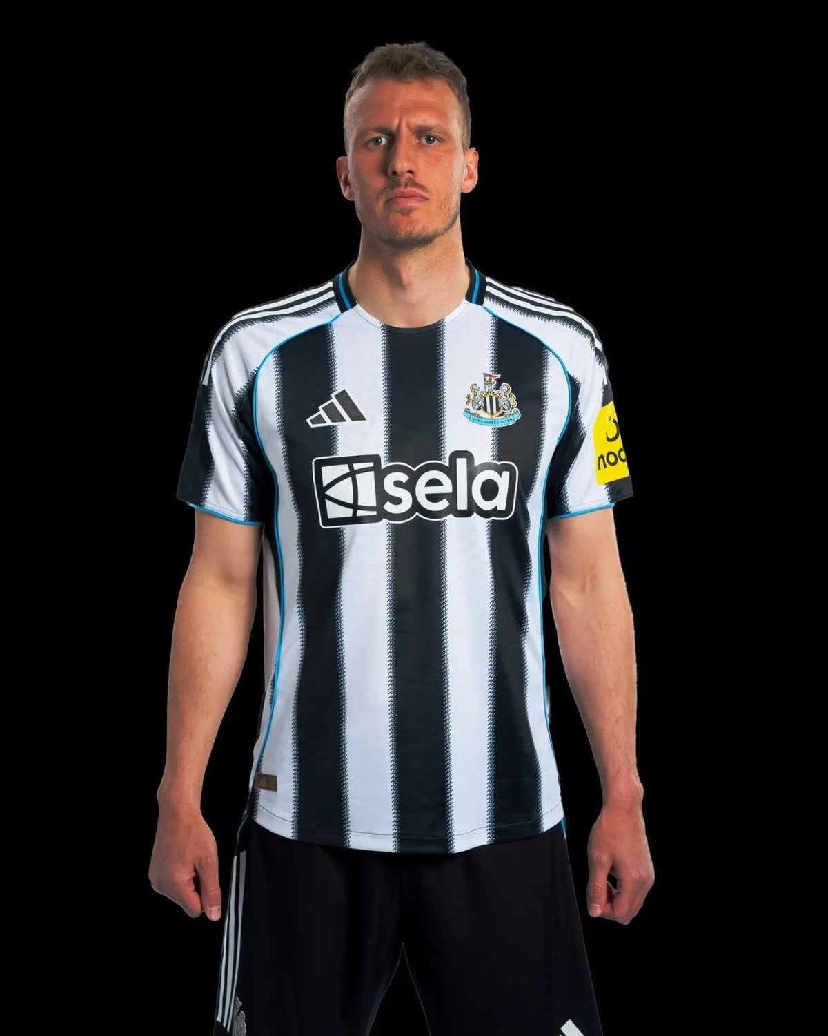MAILLOT NEWCASTLE DOMICILE 2025/2026