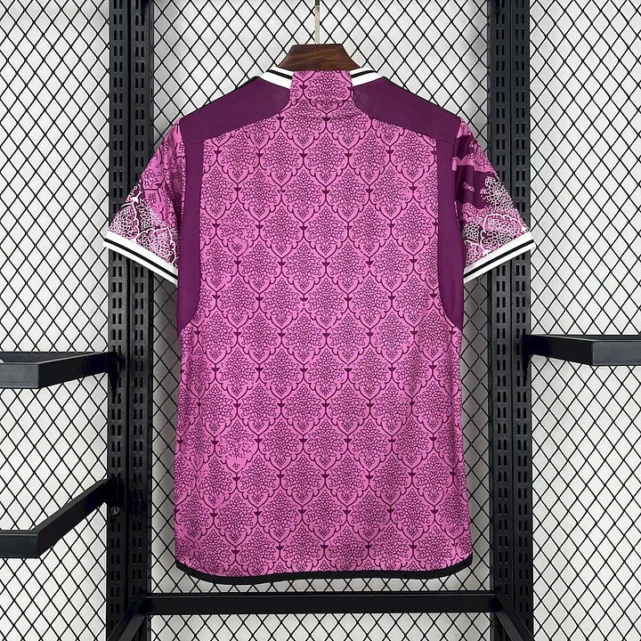 Maillot Real Madrid foot concept rose 2024 2025