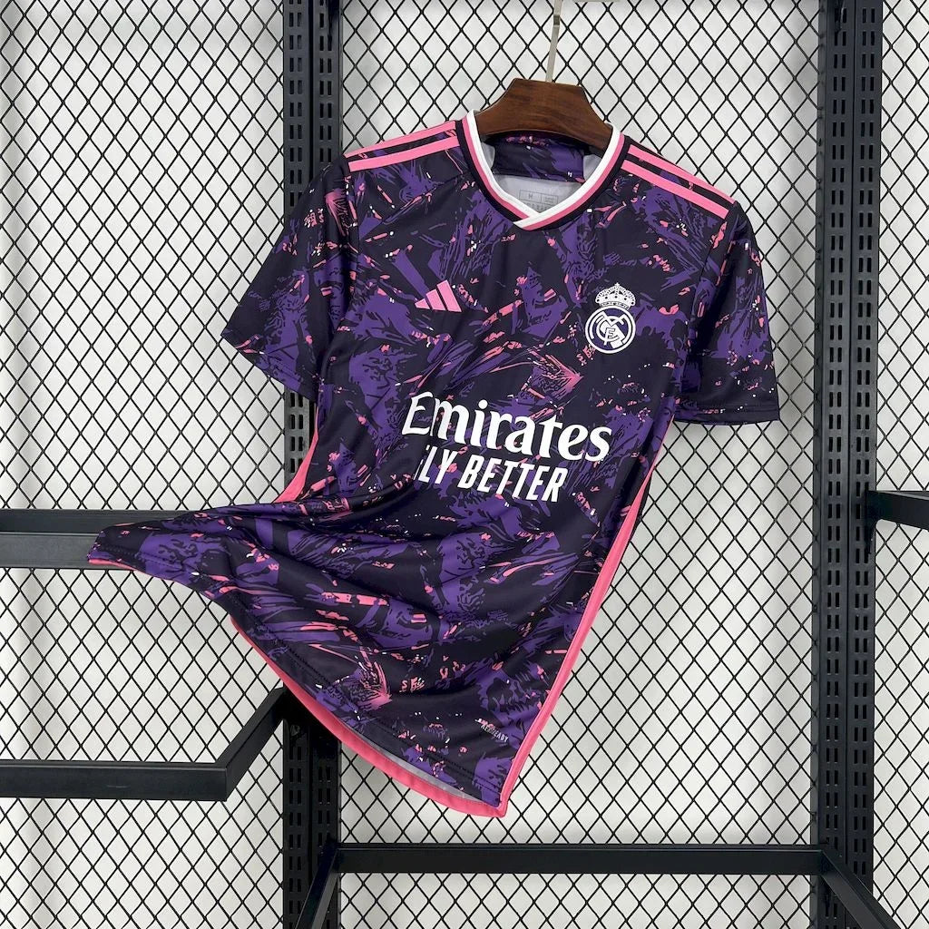 Maillot Real Madrid foot concept rose 2024 2025